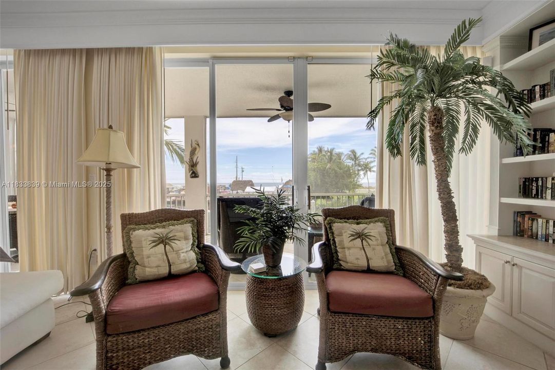 待售: $1,225,000 (3 贝兹, 2 浴室, 2026 平方英尺)