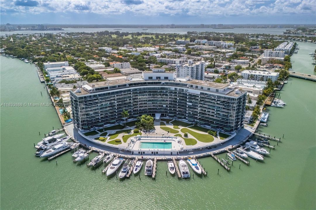 На продажу: $715,000 (2 спален, 2 ванн, 1520 Квадратных фут)