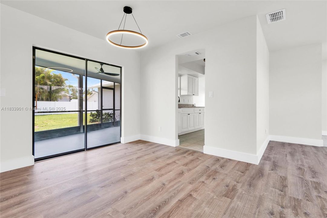 Active With Contract: $320,000 (3 beds, 2 baths, 1592 Square Feet)