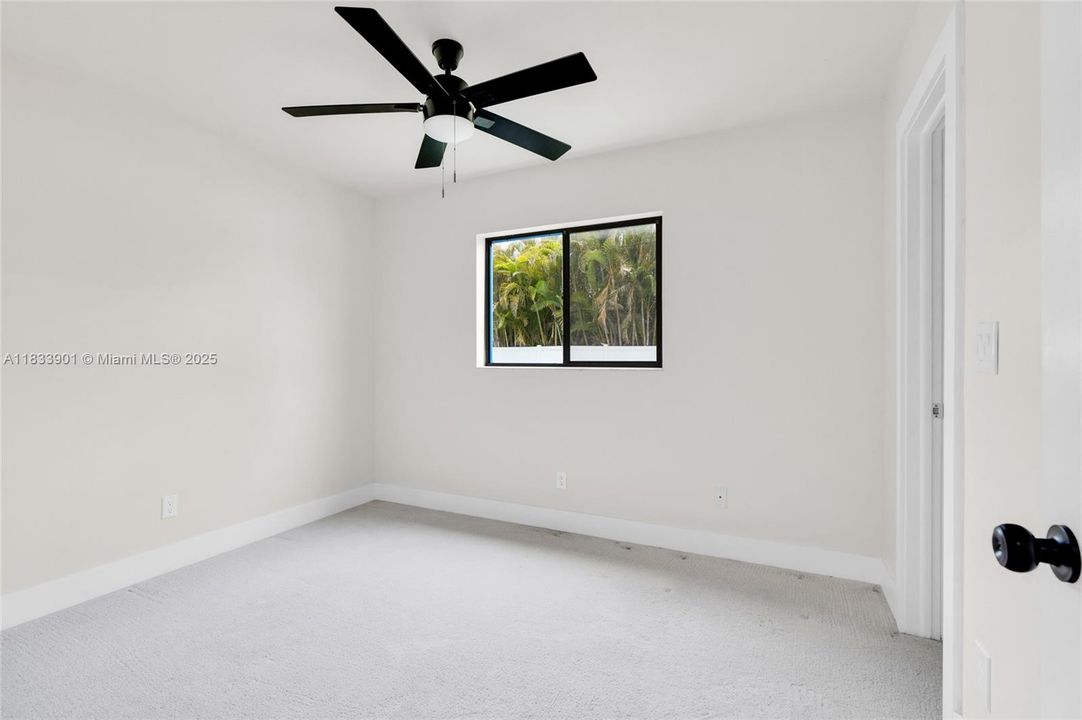 Active With Contract: $320,000 (3 beds, 2 baths, 1592 Square Feet)