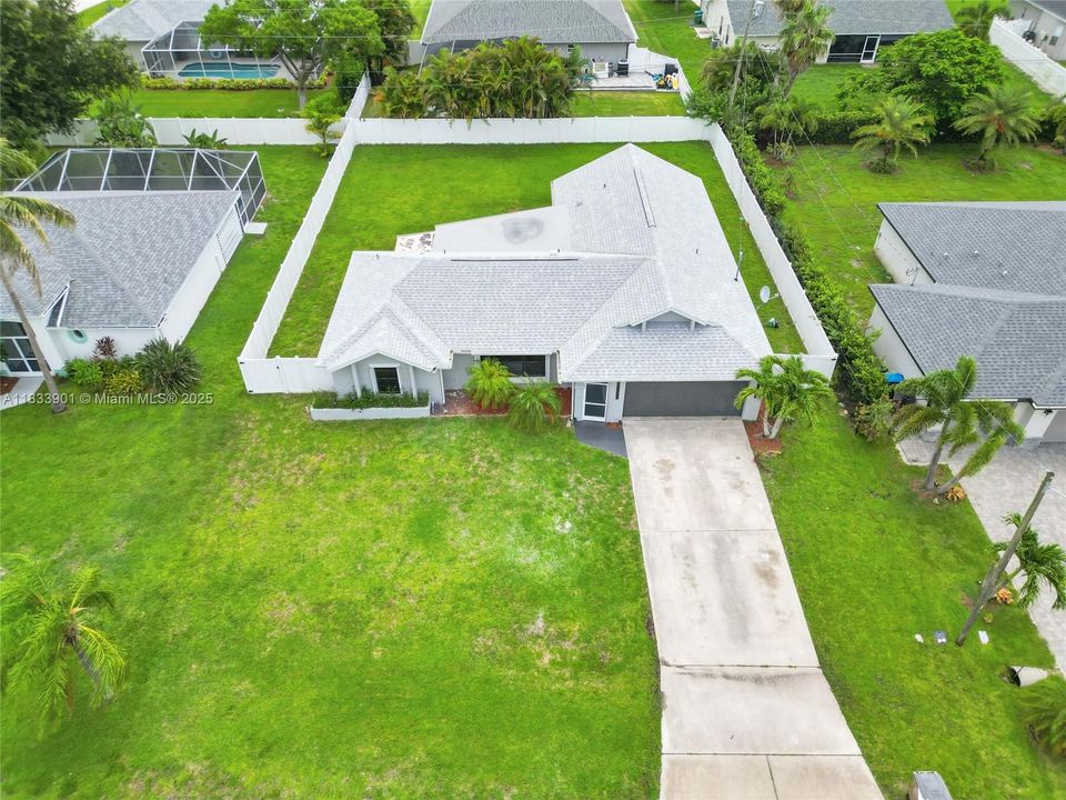 Active With Contract: $320,000 (3 beds, 2 baths, 1592 Square Feet)