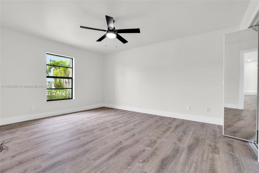 Active With Contract: $320,000 (3 beds, 2 baths, 1592 Square Feet)