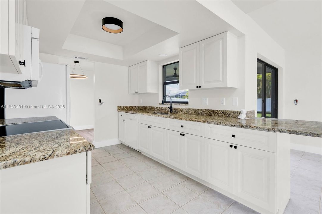 Active With Contract: $320,000 (3 beds, 2 baths, 1592 Square Feet)