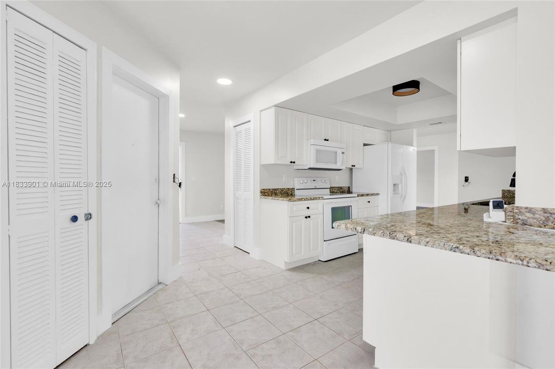 Active With Contract: $320,000 (3 beds, 2 baths, 1592 Square Feet)