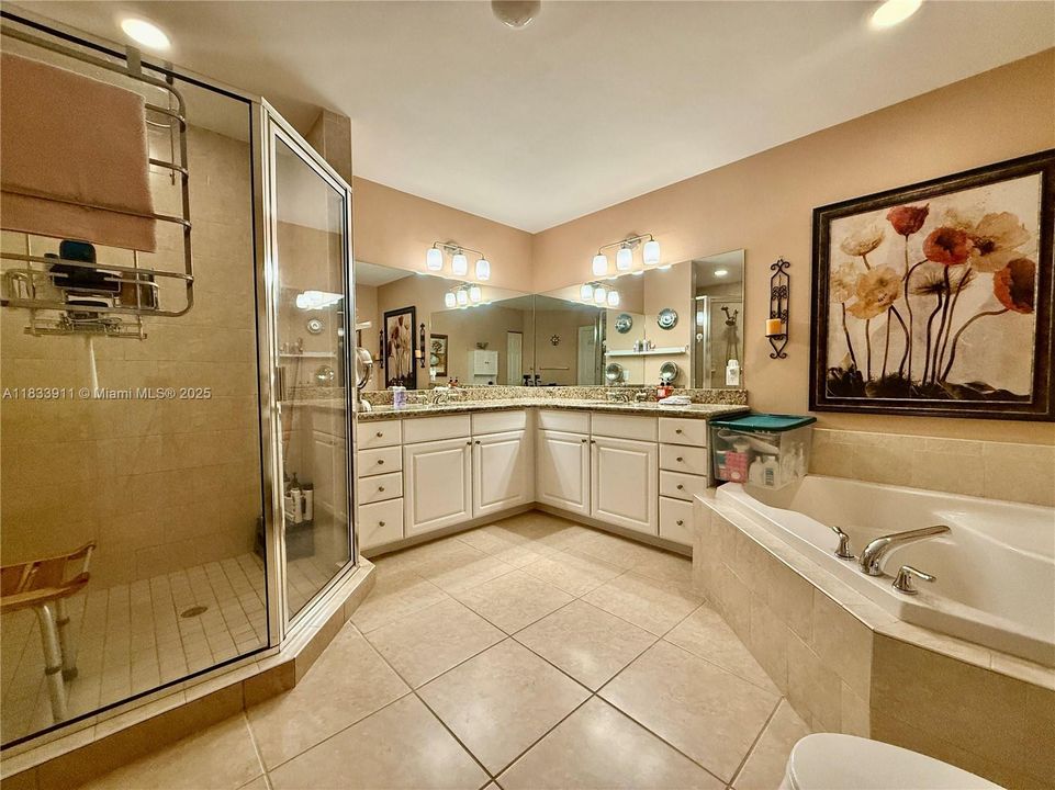 For Sale: $435,000 (2 beds, 2 baths, 1290 Square Feet)