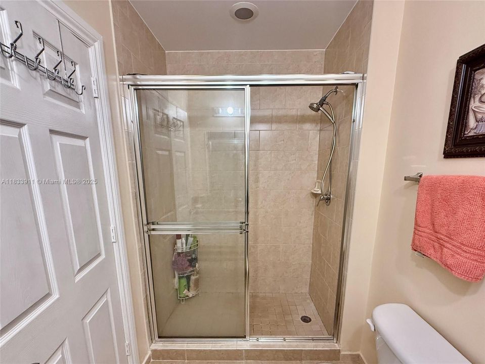 For Sale: $435,000 (2 beds, 2 baths, 1290 Square Feet)