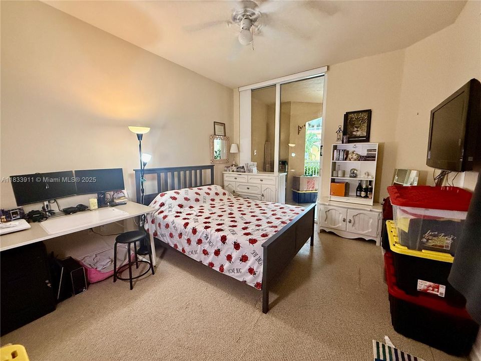 For Sale: $435,000 (2 beds, 2 baths, 1290 Square Feet)