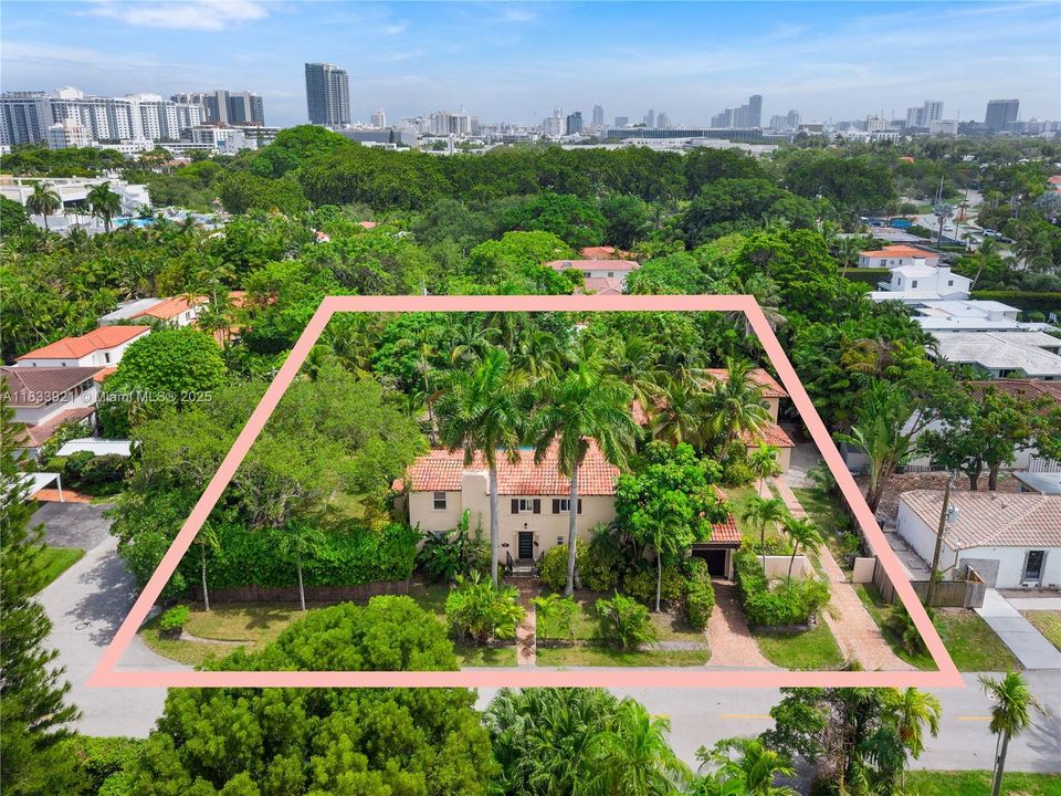 En Venta: $3,700,000 (5 camas, 4 baños, 3626 Pies cuadrados)