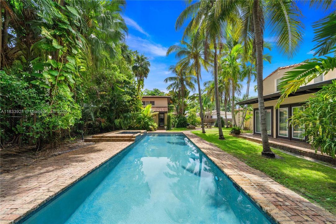 En Venta: $3,700,000 (5 camas, 4 baños, 3626 Pies cuadrados)