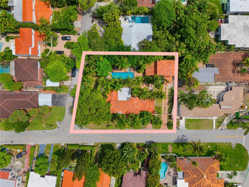 En Venta: $3,700,000 (5 camas, 4 baños, 3626 Pies cuadrados)