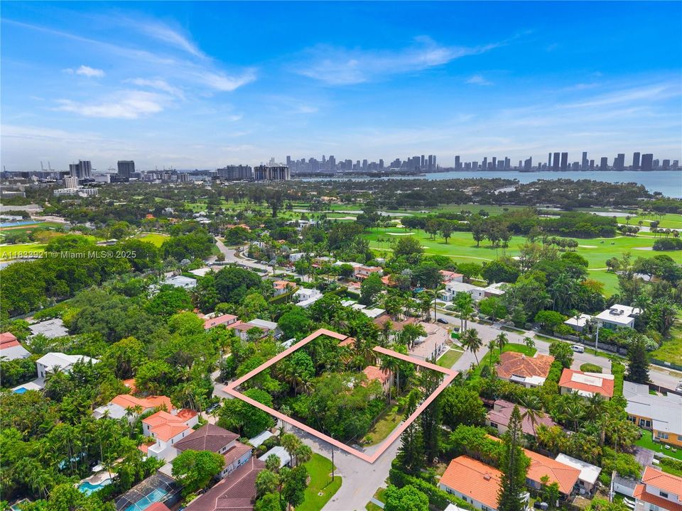 En Venta: $3,700,000 (5 camas, 4 baños, 3626 Pies cuadrados)