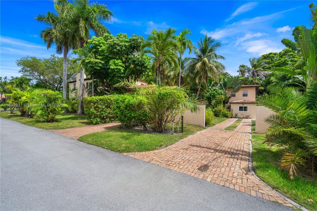 En Venta: $3,700,000 (5 camas, 4 baños, 3626 Pies cuadrados)