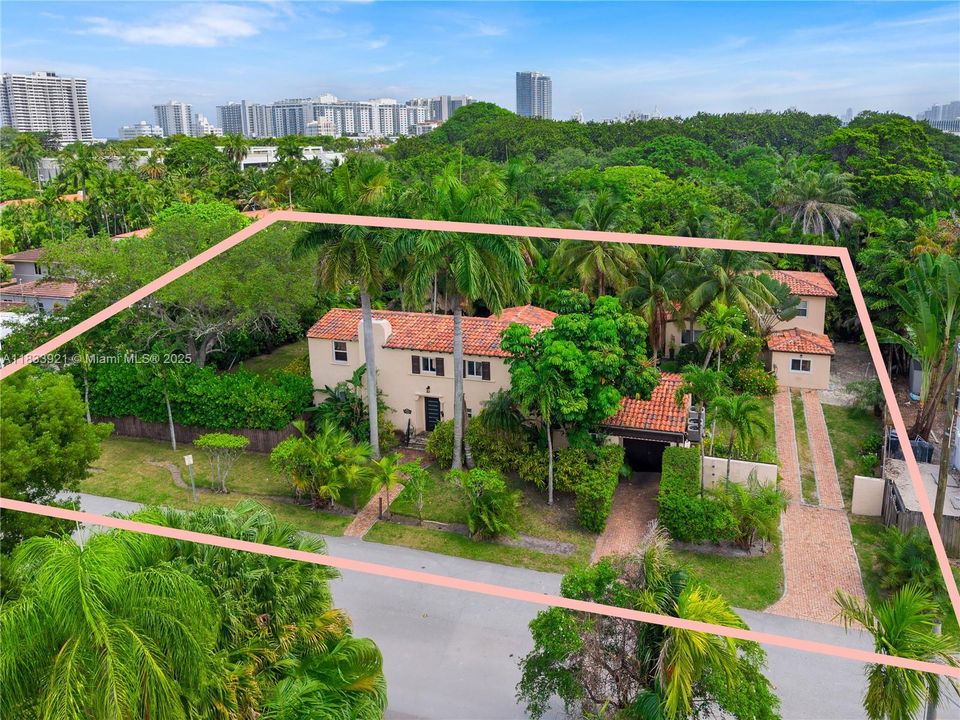 En Venta: $3,700,000 (5 camas, 4 baños, 3626 Pies cuadrados)