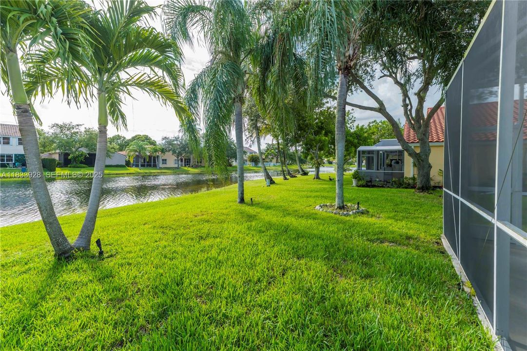 合同活跃: $939,000 (5 贝兹, 3 浴室, 2730 平方英尺)