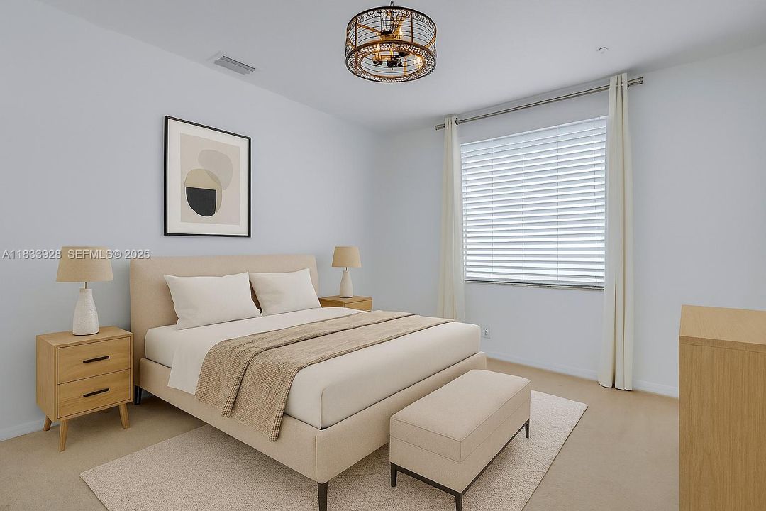 合同活跃: $939,000 (5 贝兹, 3 浴室, 2730 平方英尺)