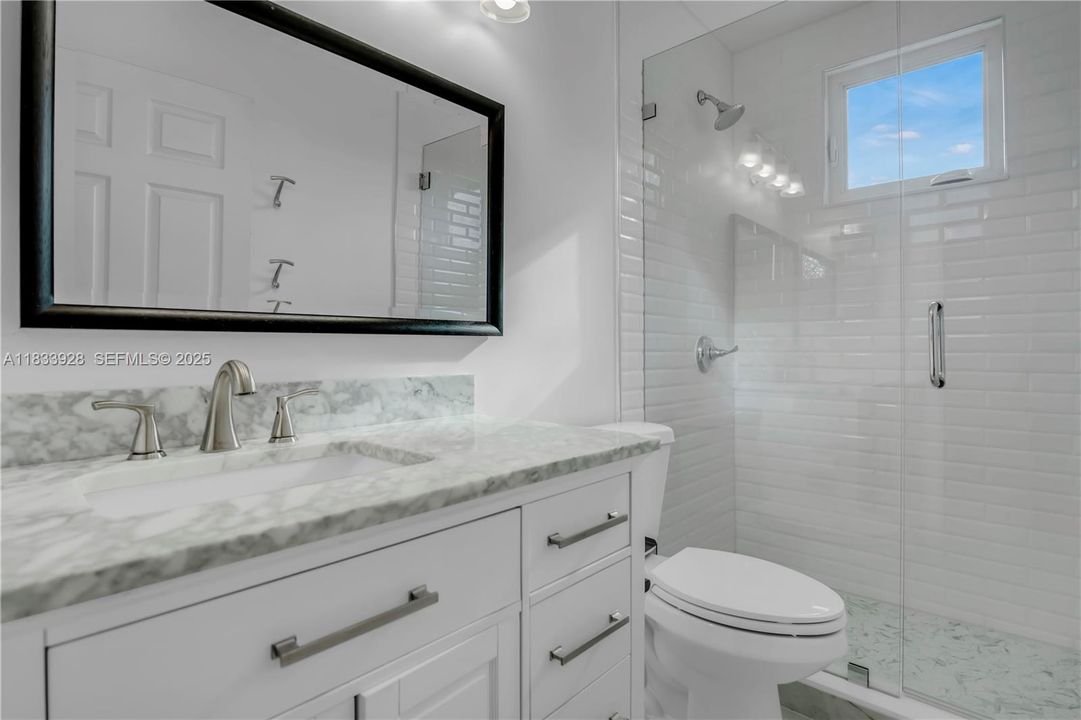 合同活跃: $939,000 (5 贝兹, 3 浴室, 2730 平方英尺)