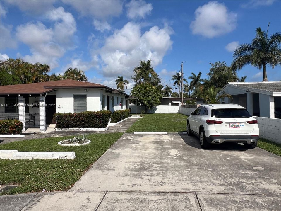 En Venta: $585,000 (0 camas, 0 baños, 1422 Pies cuadrados)