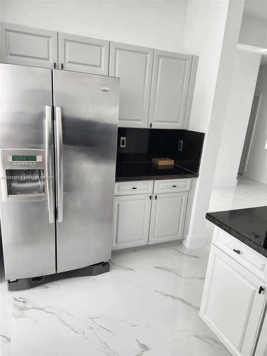 На продажу: $725,000 (3 спален, 2 ванн, 2014 Квадратных фут)