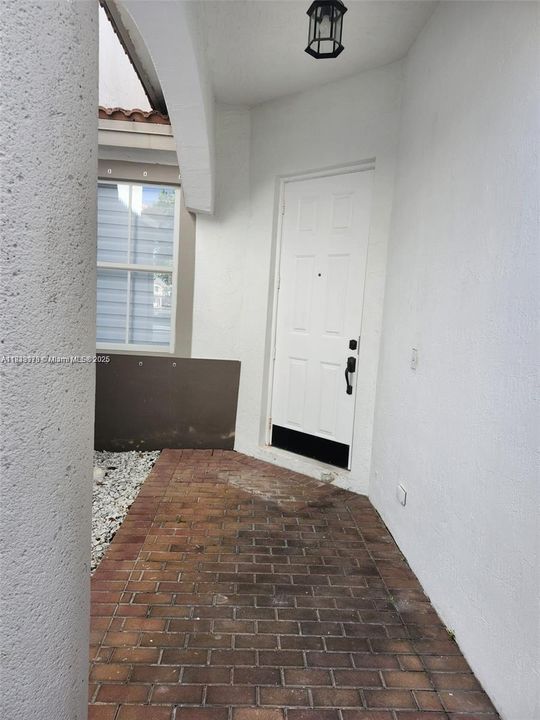 На продажу: $725,000 (3 спален, 2 ванн, 2014 Квадратных фут)