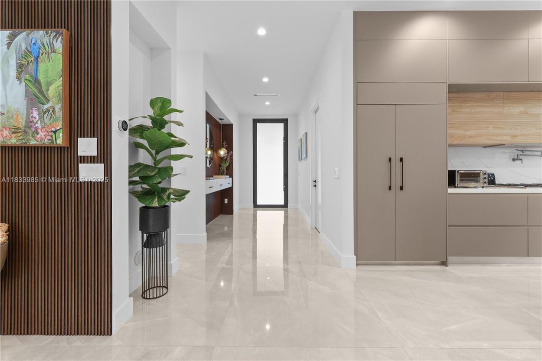 Vendido Recientemente: $3,100,000 (4 camas, 4 baños, 3438 Pies cuadrados)