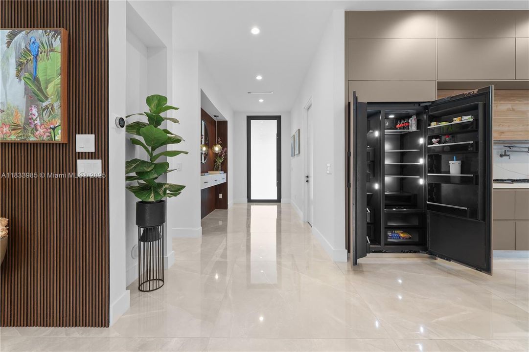 Vendido Recientemente: $3,100,000 (4 camas, 4 baños, 3438 Pies cuadrados)