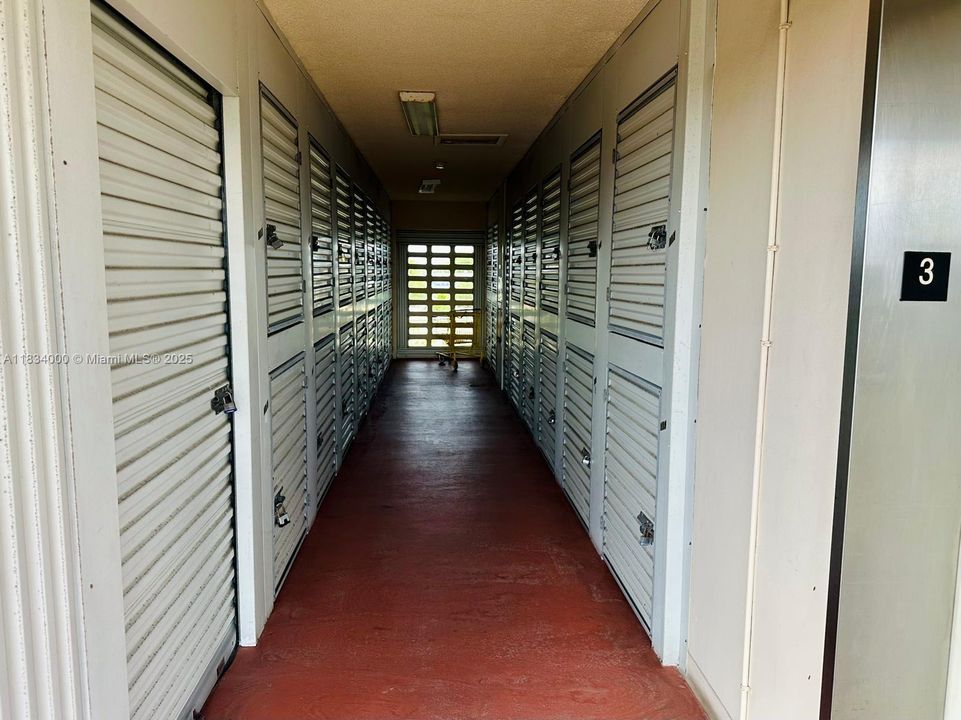 For Sale: $110,000 (1 beds, 1 baths, 720 Square Feet)