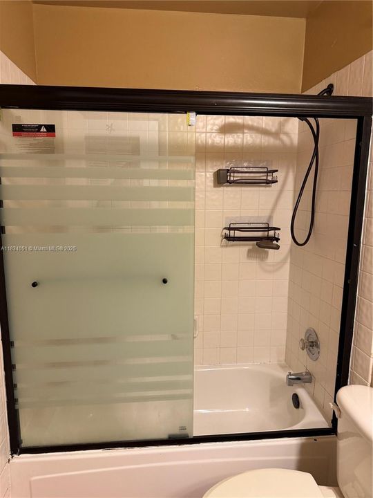 Недавно продано: $354,999 (3 спален, 2 ванн, 1301 Квадратных фут)