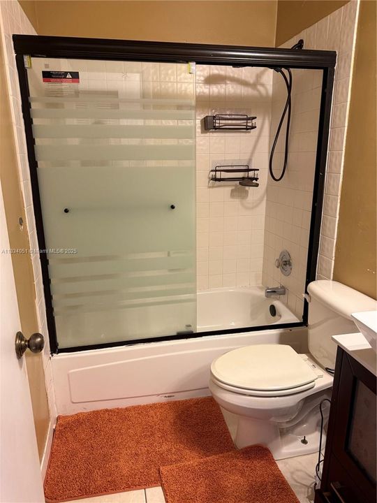 Недавно продано: $354,999 (3 спален, 2 ванн, 1301 Квадратных фут)