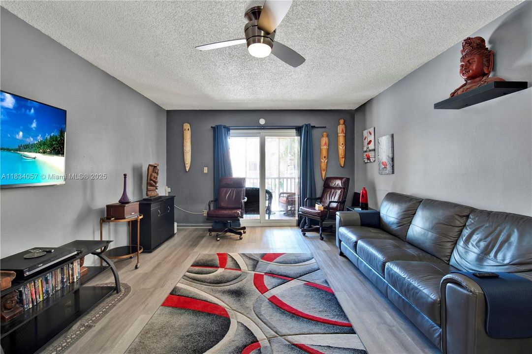 Recently Sold: $150,000 (1 beds, 1 baths, 750 Square Feet)