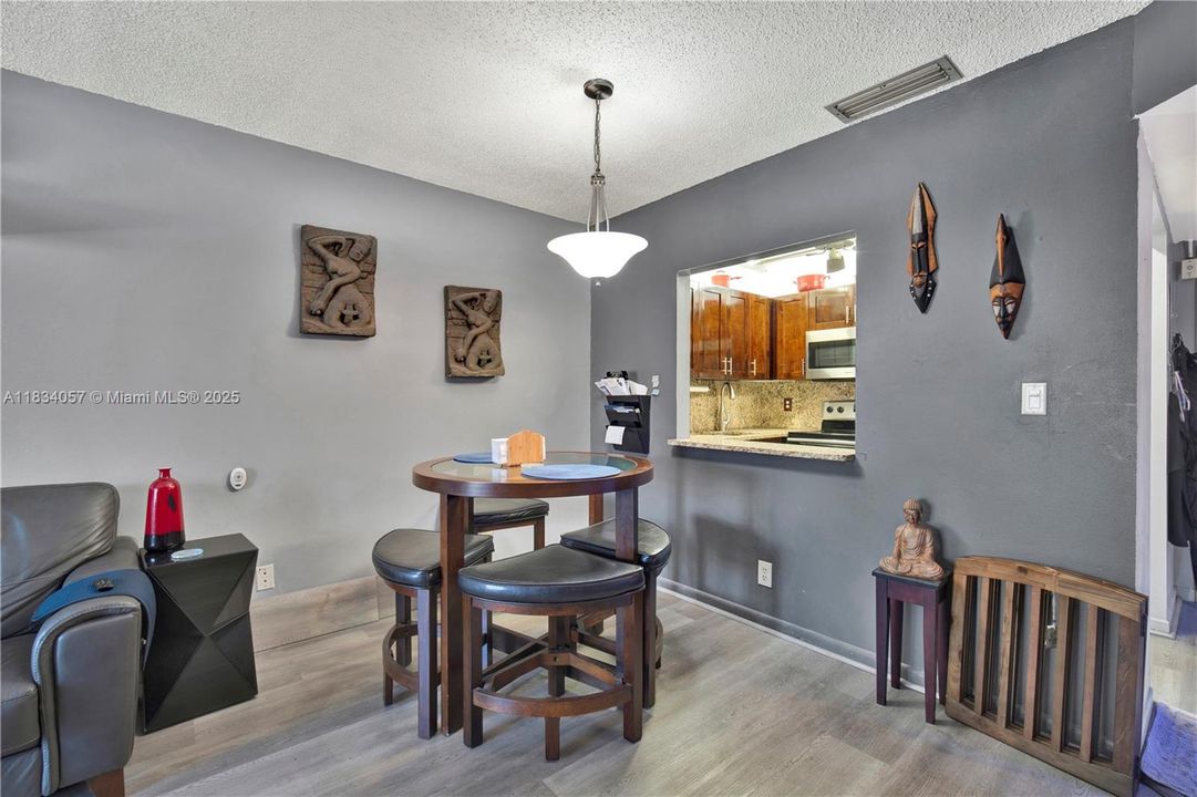 Recently Sold: $150,000 (1 beds, 1 baths, 750 Square Feet)