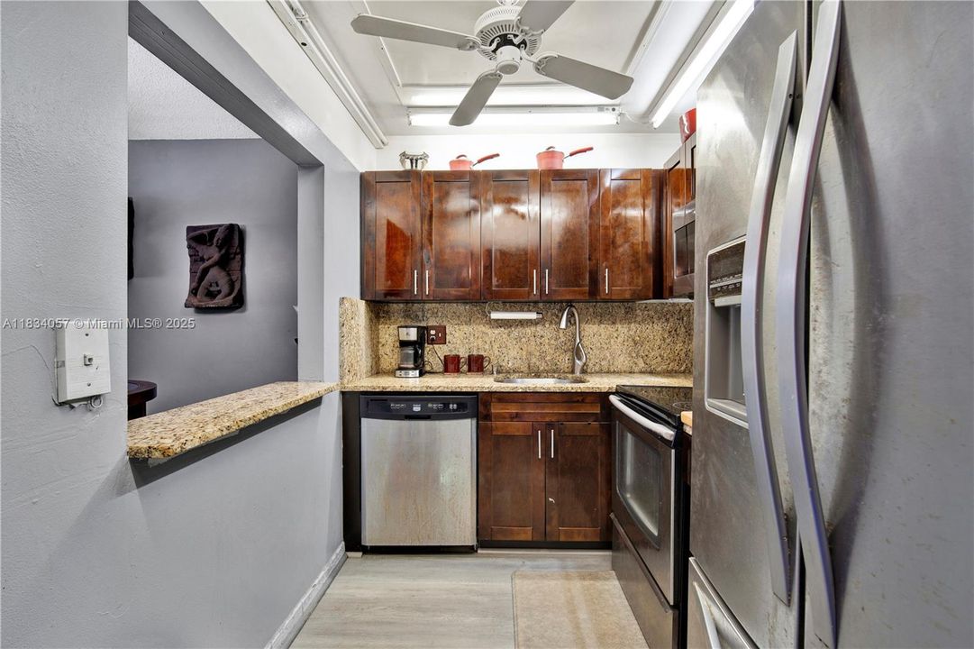 Recently Sold: $150,000 (1 beds, 1 baths, 750 Square Feet)