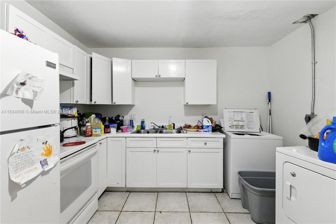 待售: $1,050,000 (0 贝兹, 0 浴室, 2548 平方英尺)