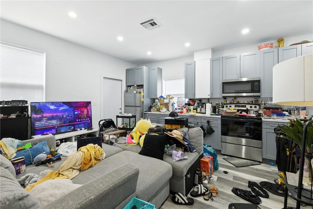 待售: $1,050,000 (0 贝兹, 0 浴室, 2548 平方英尺)