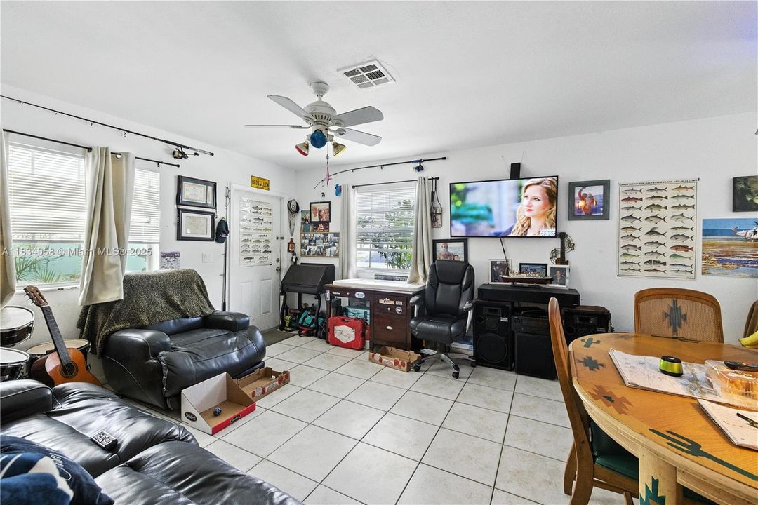 待售: $1,050,000 (0 贝兹, 0 浴室, 2548 平方英尺)