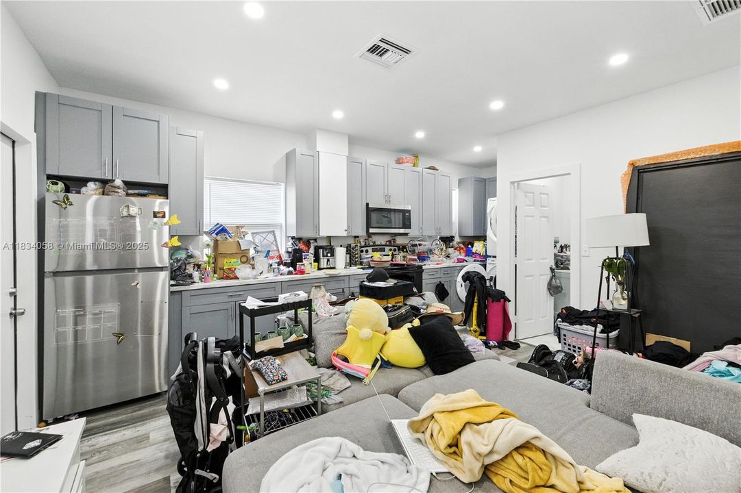 待售: $1,050,000 (0 贝兹, 0 浴室, 2548 平方英尺)