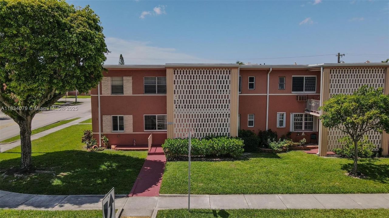 En Venta: $262,500 (2 camas, 1 baños, 725 Pies cuadrados)