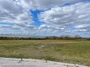 待售: $17,900 (0.50 acres)