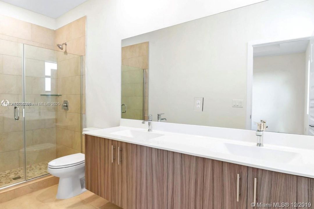 En Venta: $575,000 (3 camas, 2 baños, 1692 Pies cuadrados)