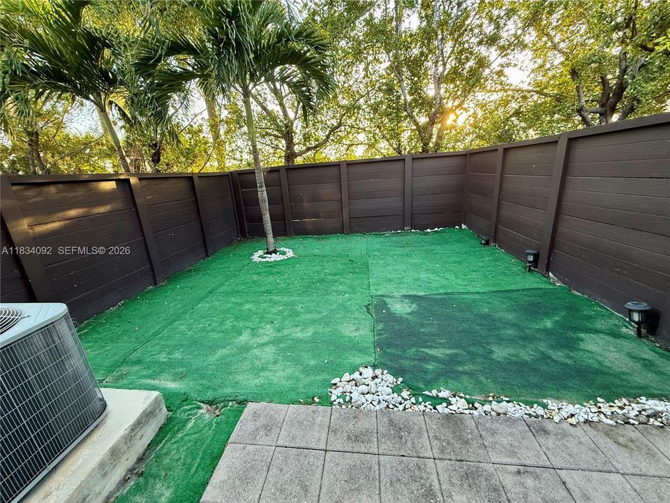 For Sale: $575,000 (3 beds, 2 baths, 1692 Square Feet)