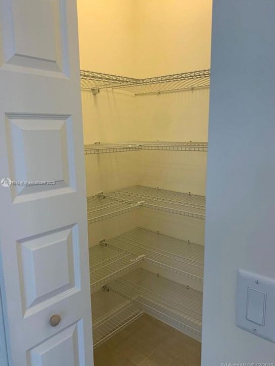 En Venta: $575,000 (3 camas, 2 baños, 1692 Pies cuadrados)