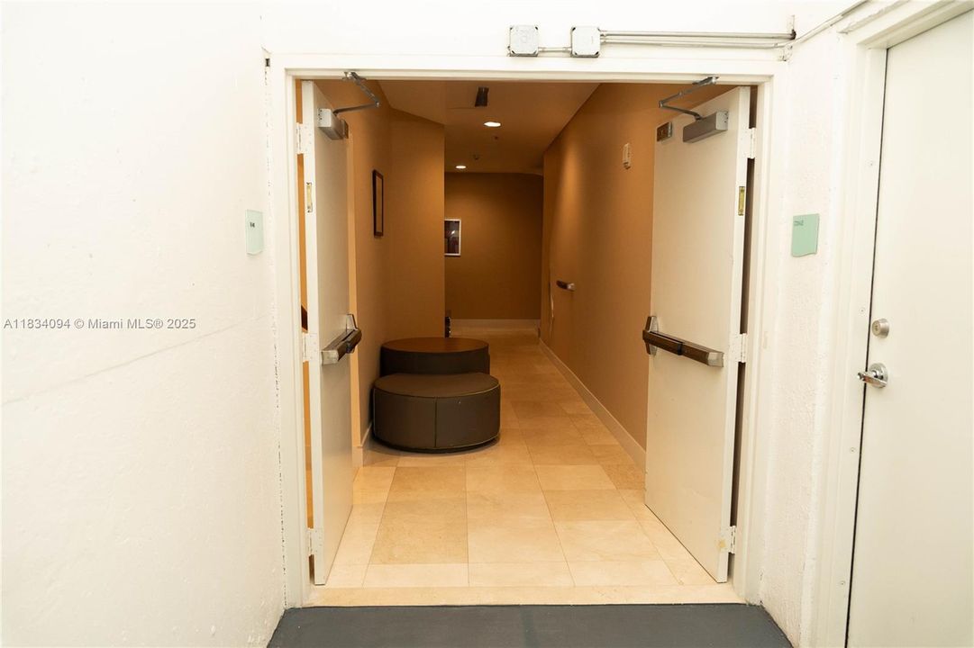 For Sale: $1,099,000 (3 beds, 2 baths, 1648 Square Feet)