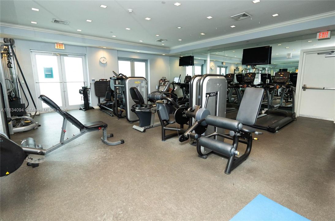 For Sale: $1,099,000 (3 beds, 2 baths, 1648 Square Feet)