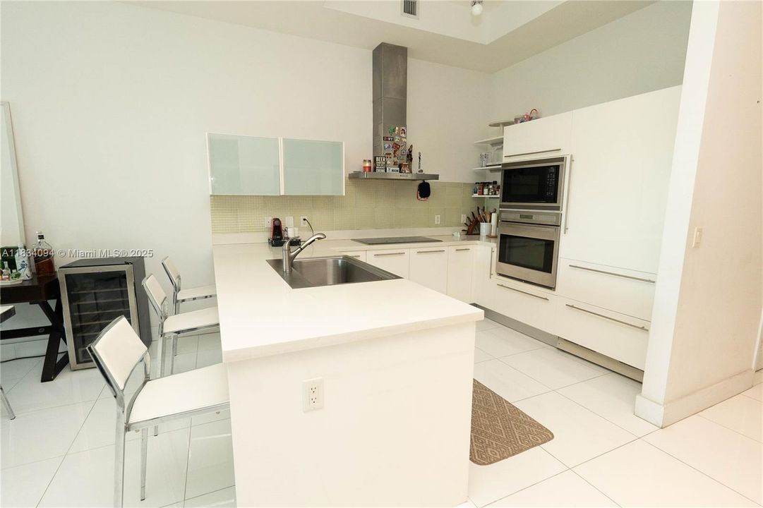 For Sale: $1,099,000 (3 beds, 2 baths, 1648 Square Feet)