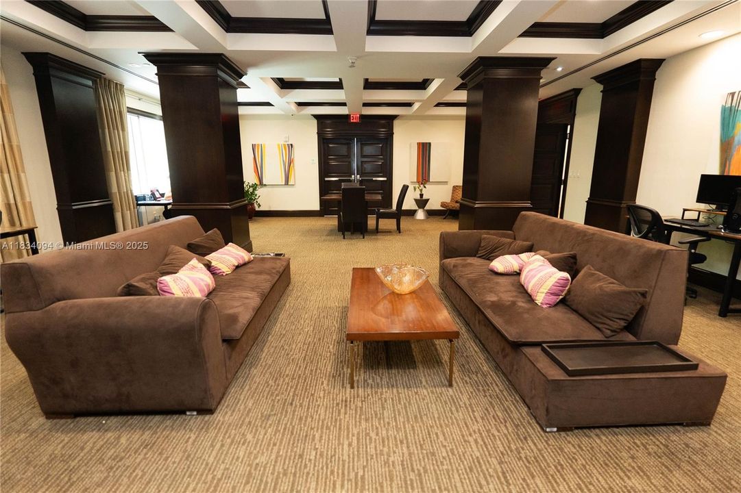 For Sale: $1,099,000 (3 beds, 2 baths, 1648 Square Feet)