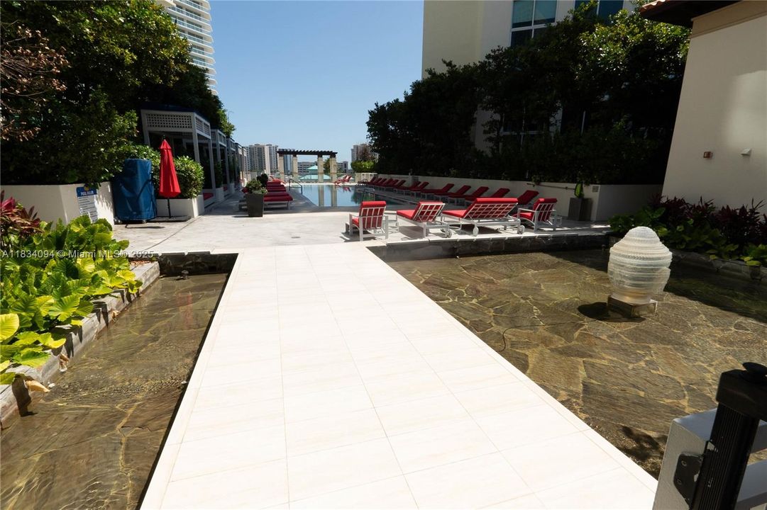 For Sale: $1,099,000 (3 beds, 2 baths, 1648 Square Feet)