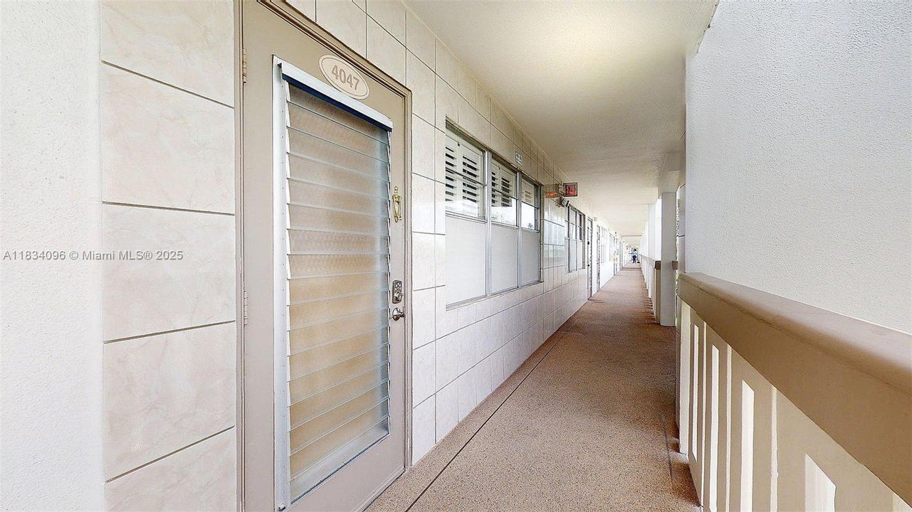 待售: $115,000 (1 贝兹, 1 浴室, 738 平方英尺)