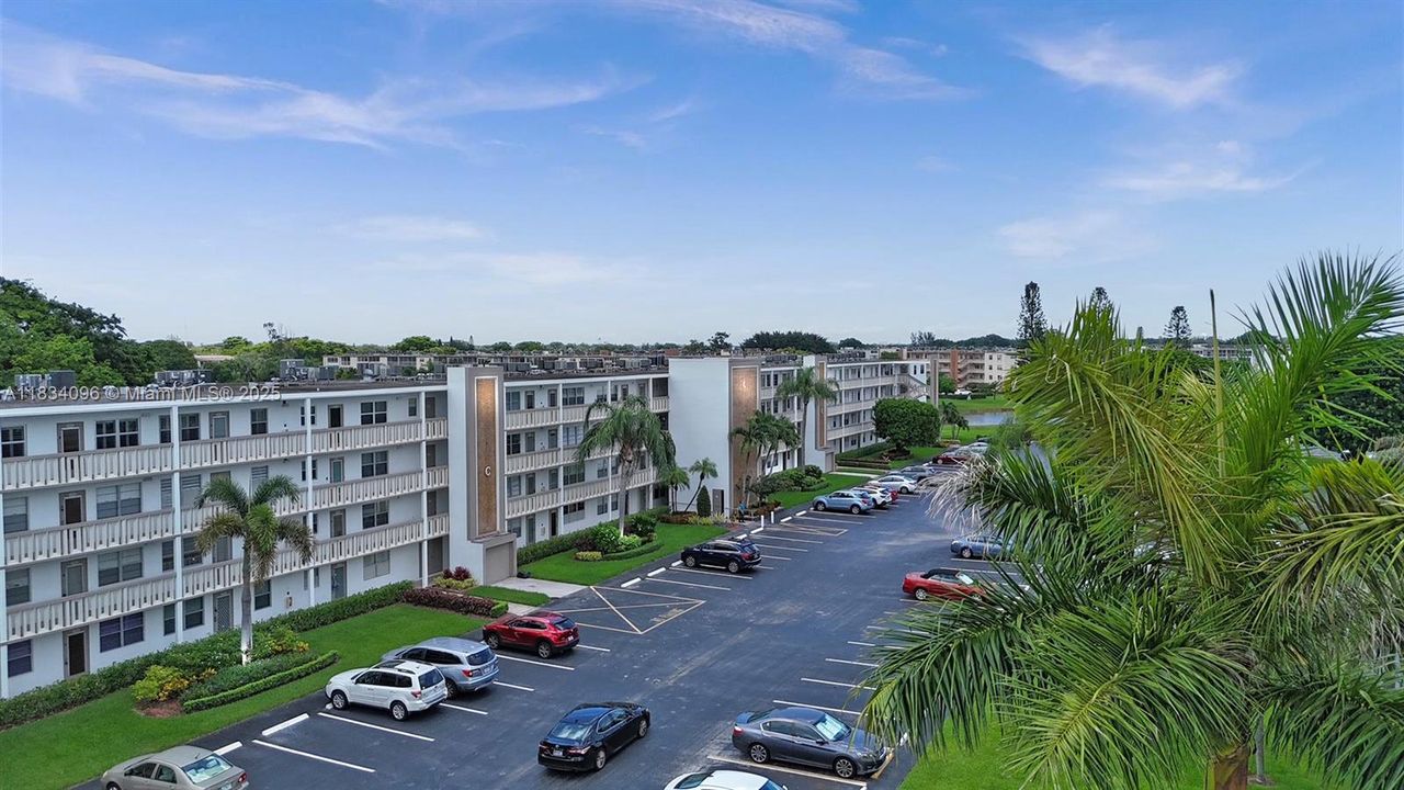 待售: $115,000 (1 贝兹, 1 浴室, 738 平方英尺)