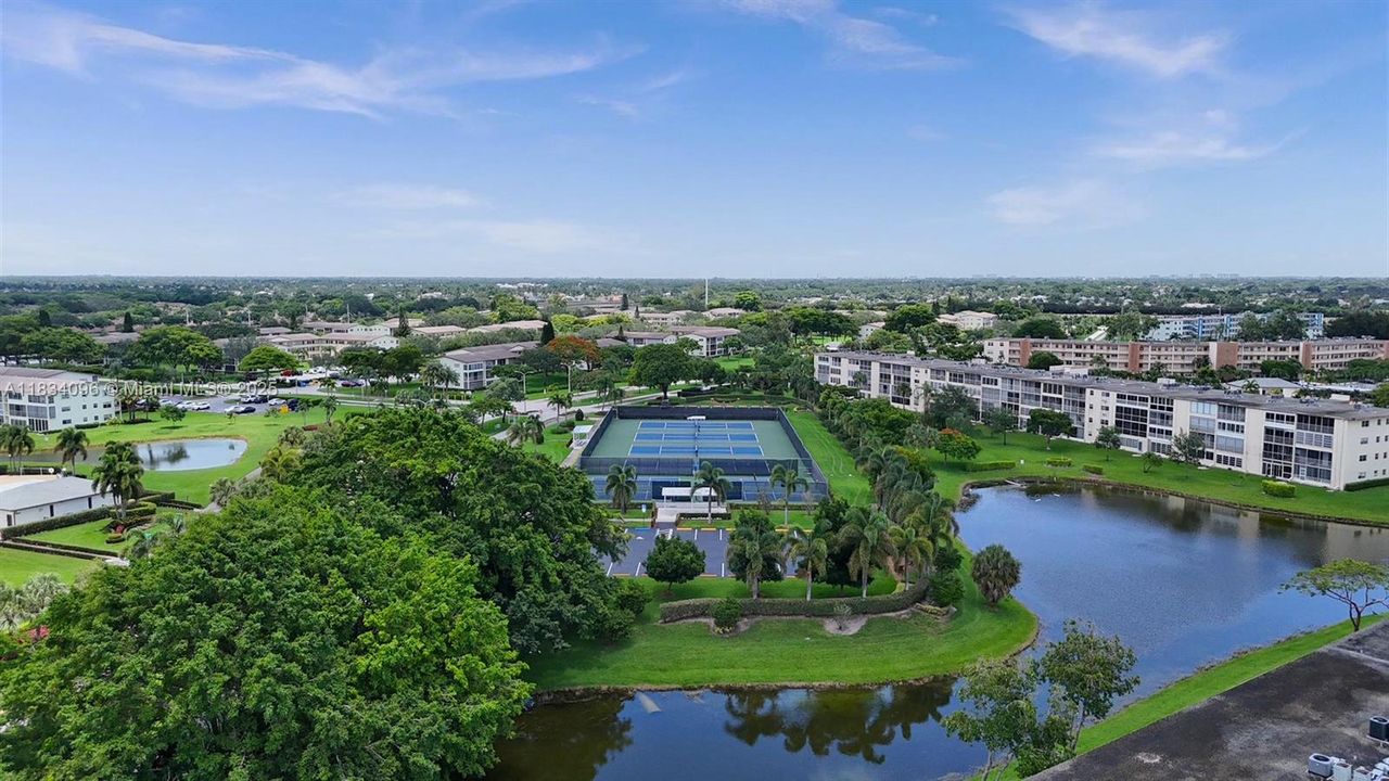 待售: $115,000 (1 贝兹, 1 浴室, 738 平方英尺)