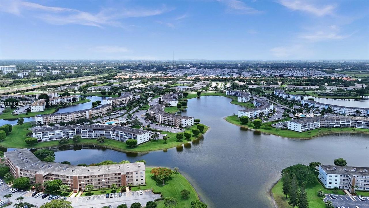 待售: $115,000 (1 贝兹, 1 浴室, 738 平方英尺)