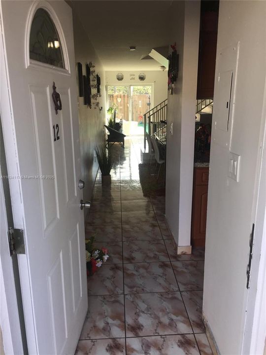 Activo con contrato: $249,900 (2 camas, 1 baños, 930 Pies cuadrados)